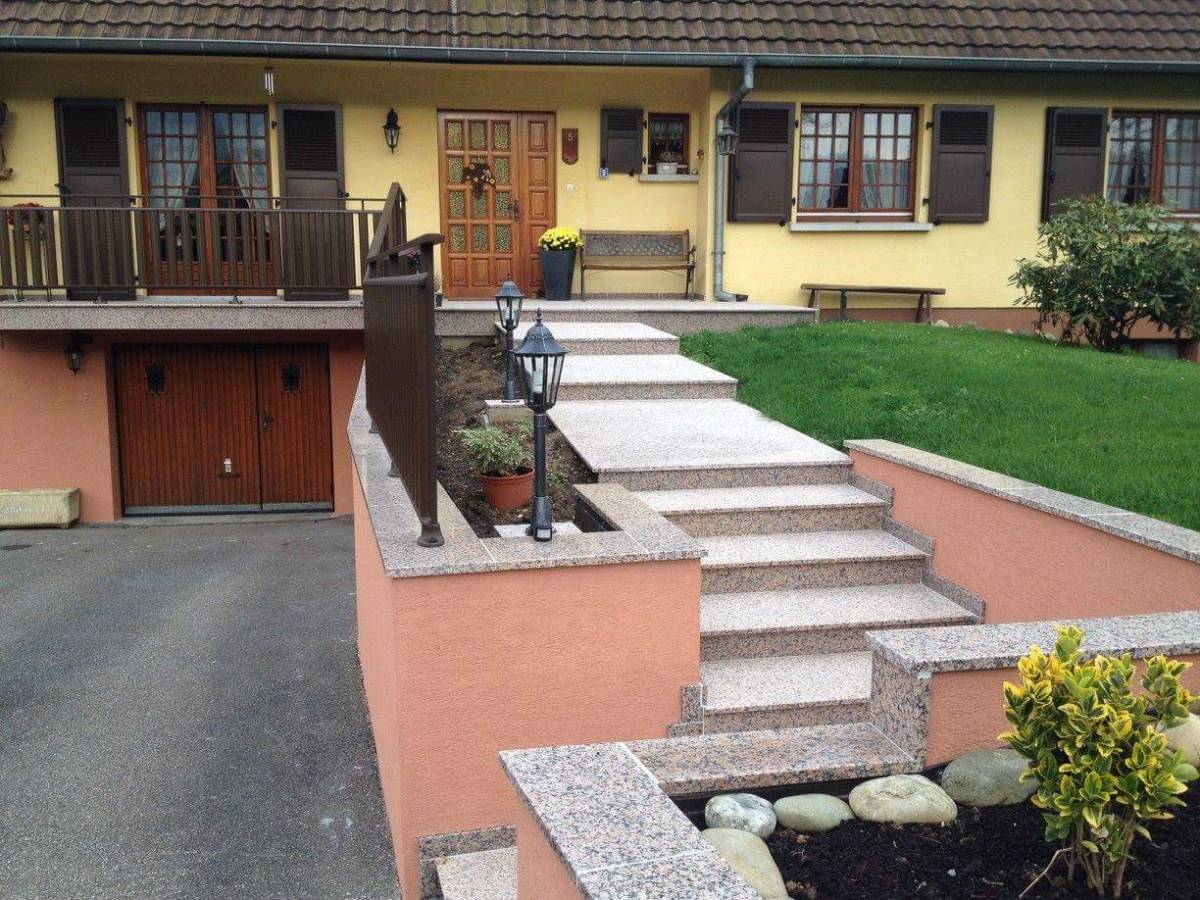 R&eacute;novation de terrasse : comment choisir entre granit coll&eacute; ou pos&eacute; sur chape ? Belfort