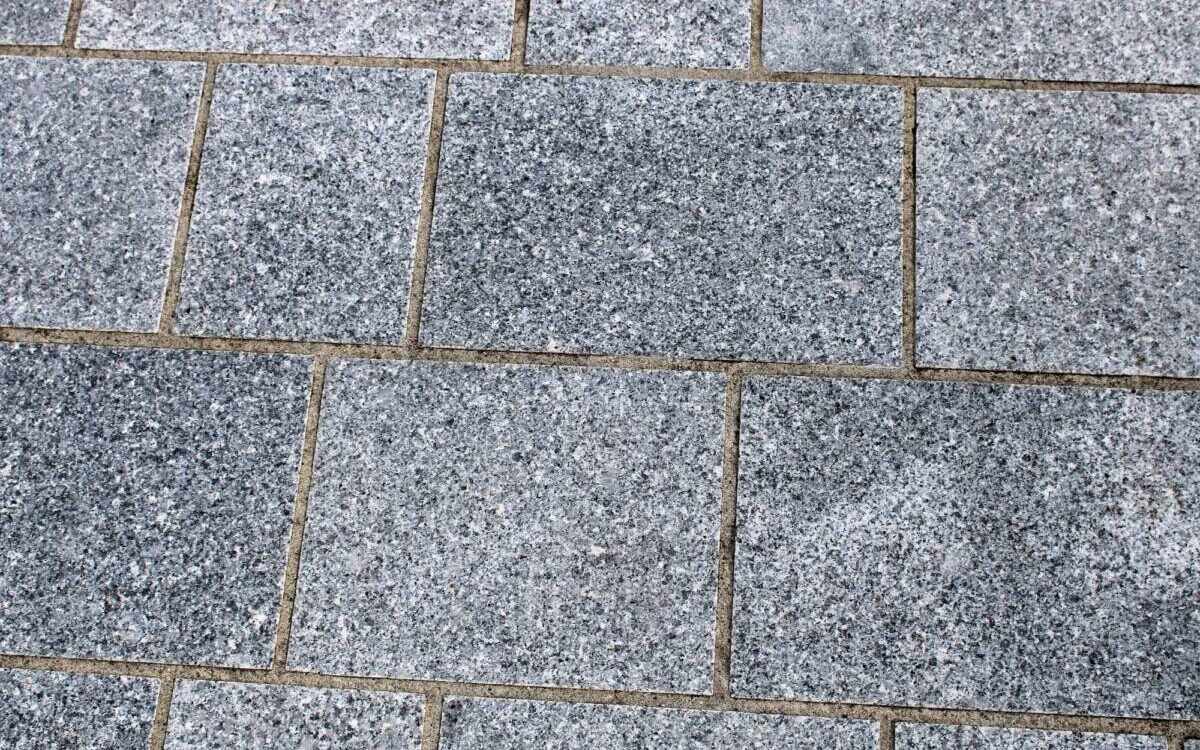 TERRASSE_GRANIT 1200X750 | Bati Stone Pourquoi le granit est-il un bon choix pour une terrasse exposée plein sud ? Audincourt